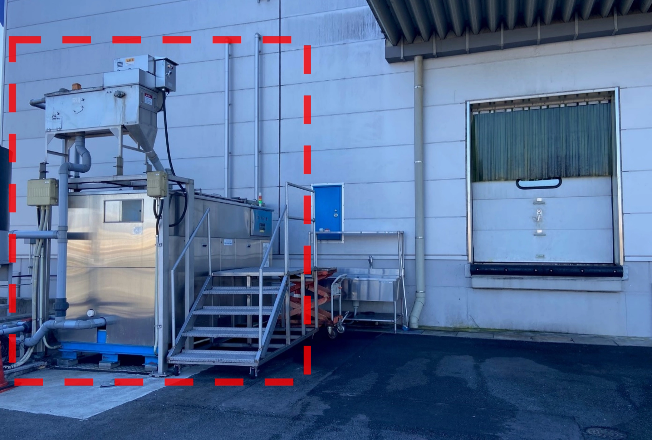 リサイクル装置はセンターに隣接して設置